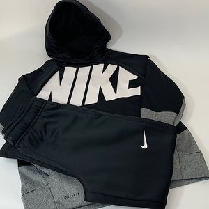 NIKE DRI/THERMA-FIT Boys Training Set Size: Medium